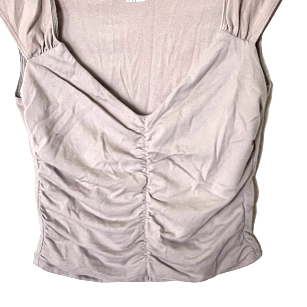 Hollister | Beige ruched v-neck short sleeve crop top size extra small - Picture 2 of 8